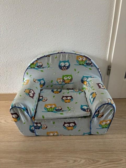 Kinder fauteuil met uiltjes en kussentje