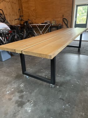 Eikenhouten tafel