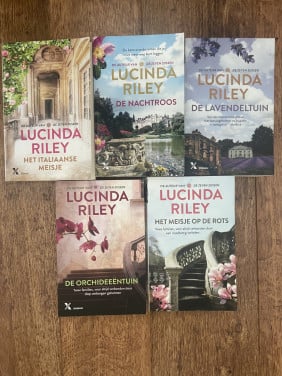 Heel veel boeken romans en thrillers