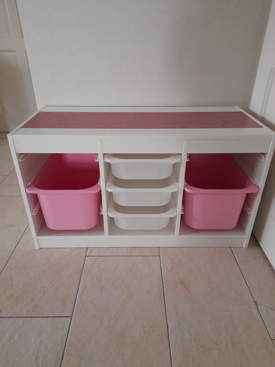 Trofast kast (in goede nette staat ) met bakken!