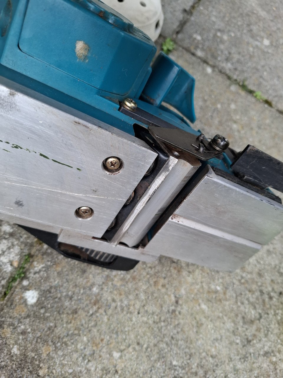 Makita power planer 1923 B. Schaafmachine.