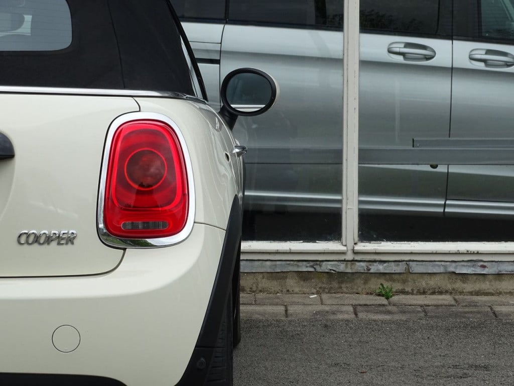 Mini Cooper Cabrio mini 1.5 pepper serious business