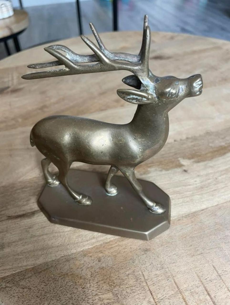 Bronzen beeldje hert