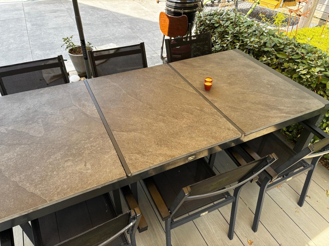 Grote tuintafel met 6 stoelen