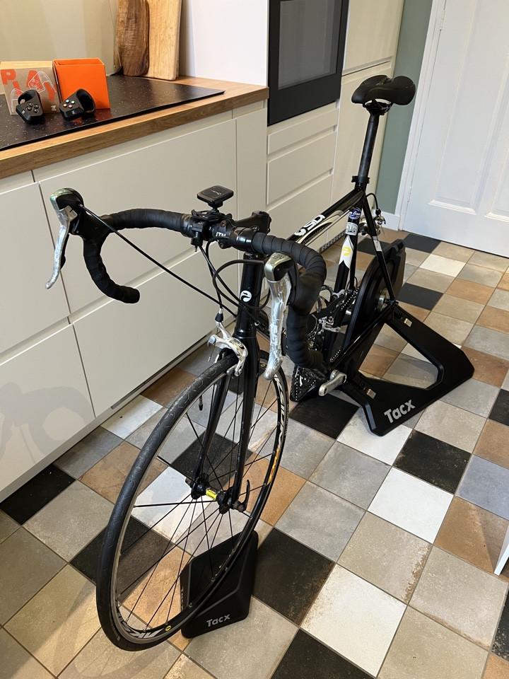 Tacx Neo T2800 + Zwift play + fiets