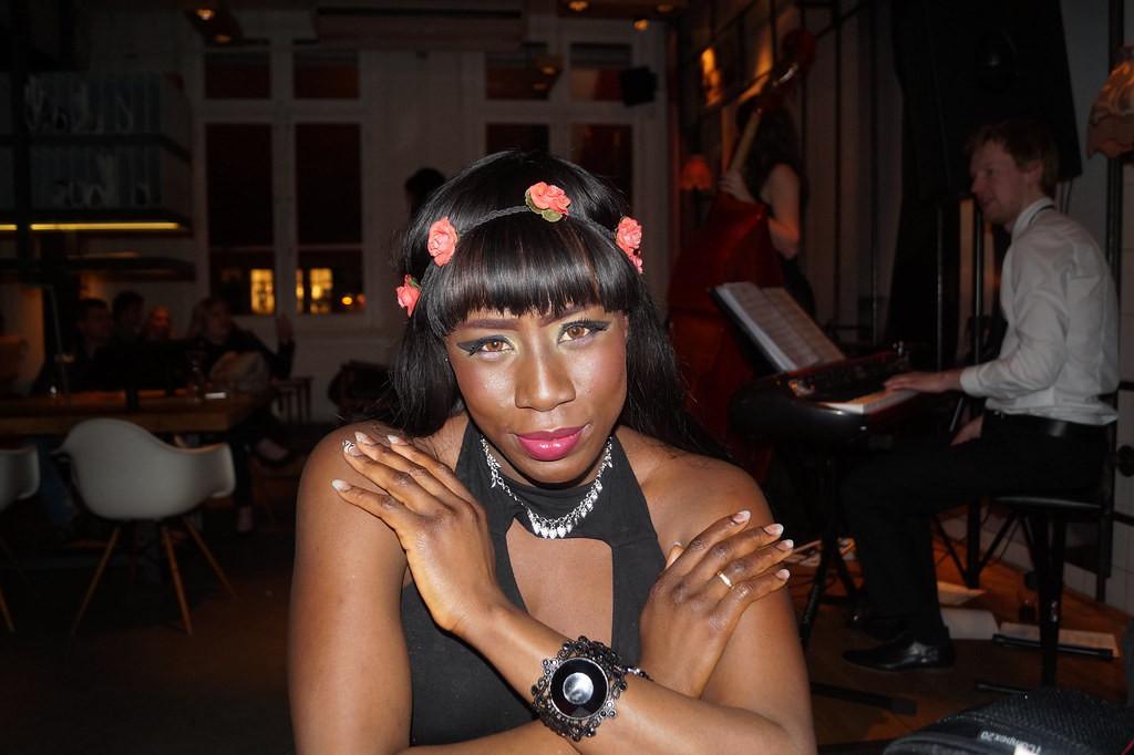 Foto Model Aangeboden