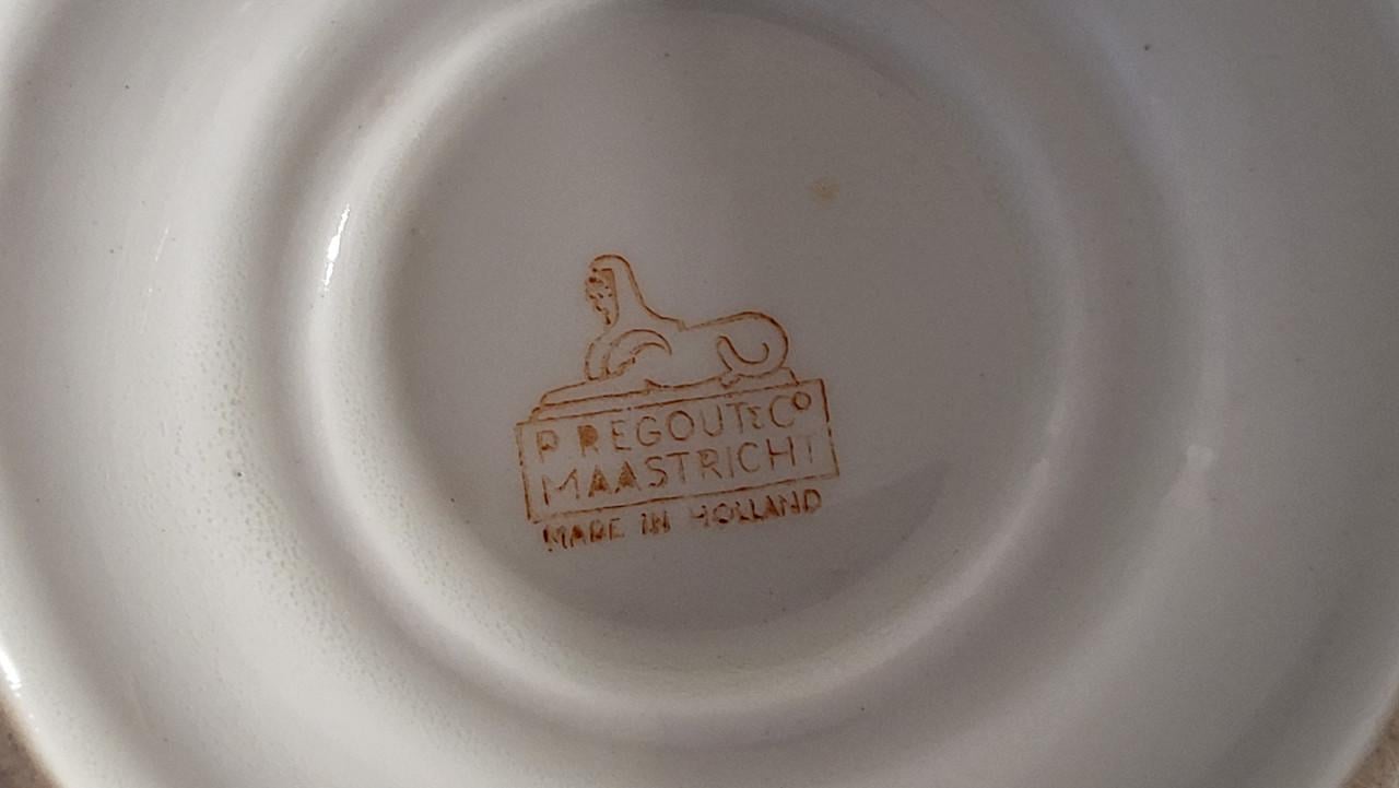 P. Regout Maastricht sauskom met bloemendecor (Pioenroos)