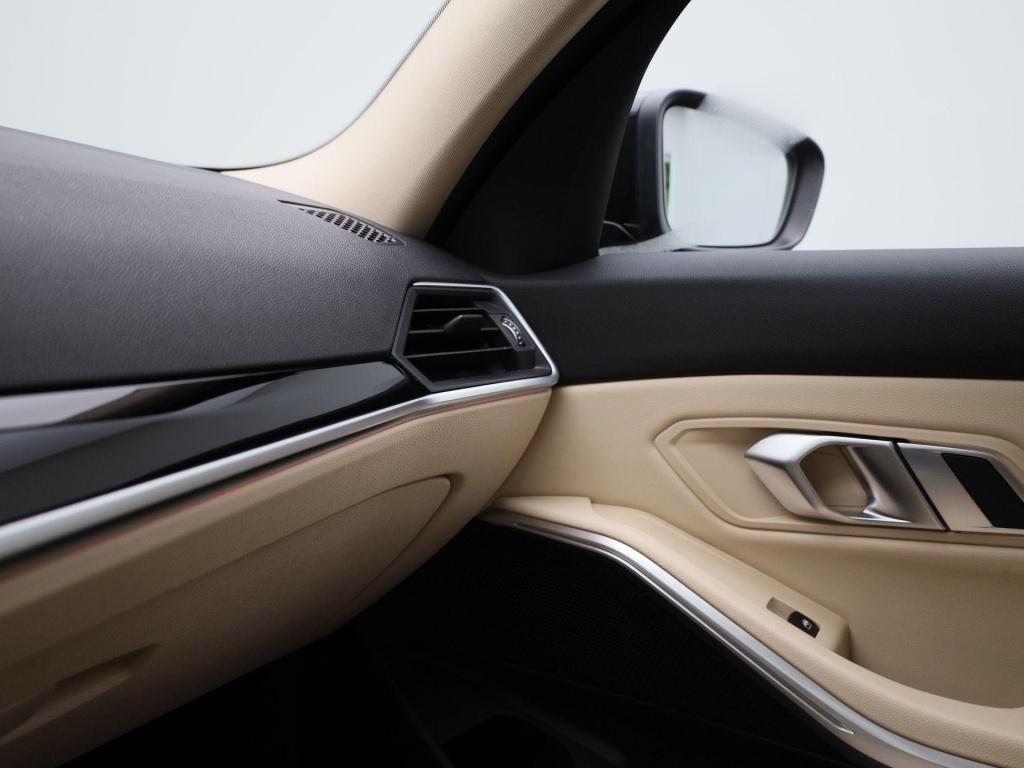 BMW 3-serie 318i business edition | virtual cockpit | navigatie | leder | c