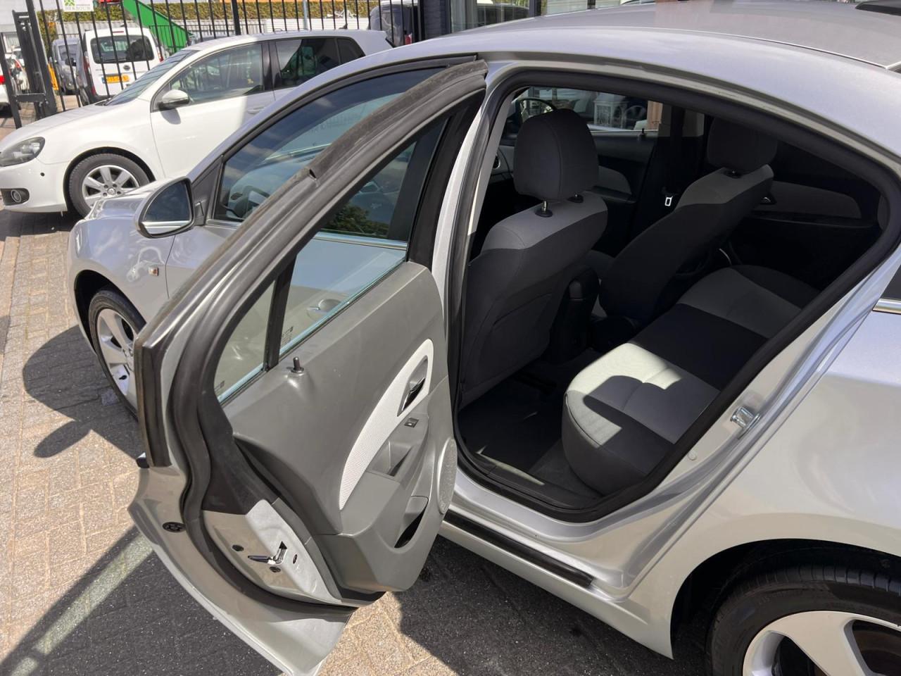 Chevrolet Cruze 1.8 LT