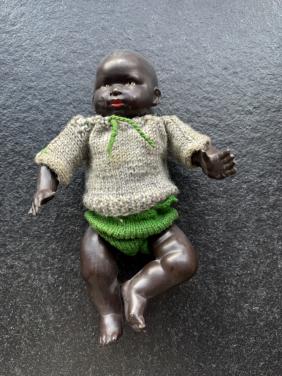 Brocante vintage poppetje. Heeft TLC nodig