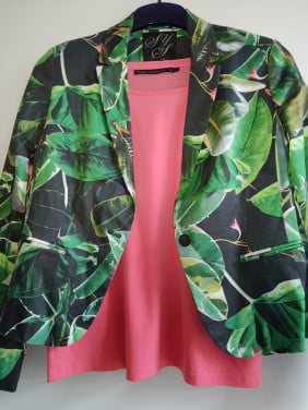 Colbertje & bijpassend shirt mt 38 /40 samen 12.50