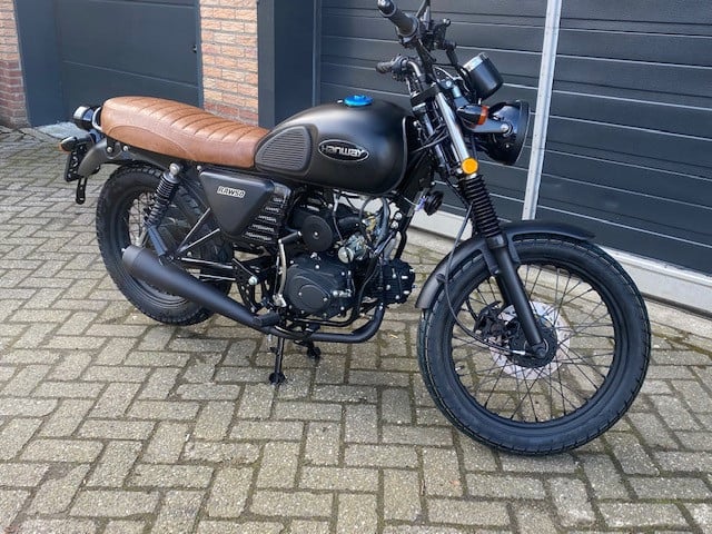 Schitterende hanway raw50 shadow line black edition met bruin zadel nu 1899