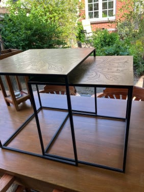 2 bijzettafels