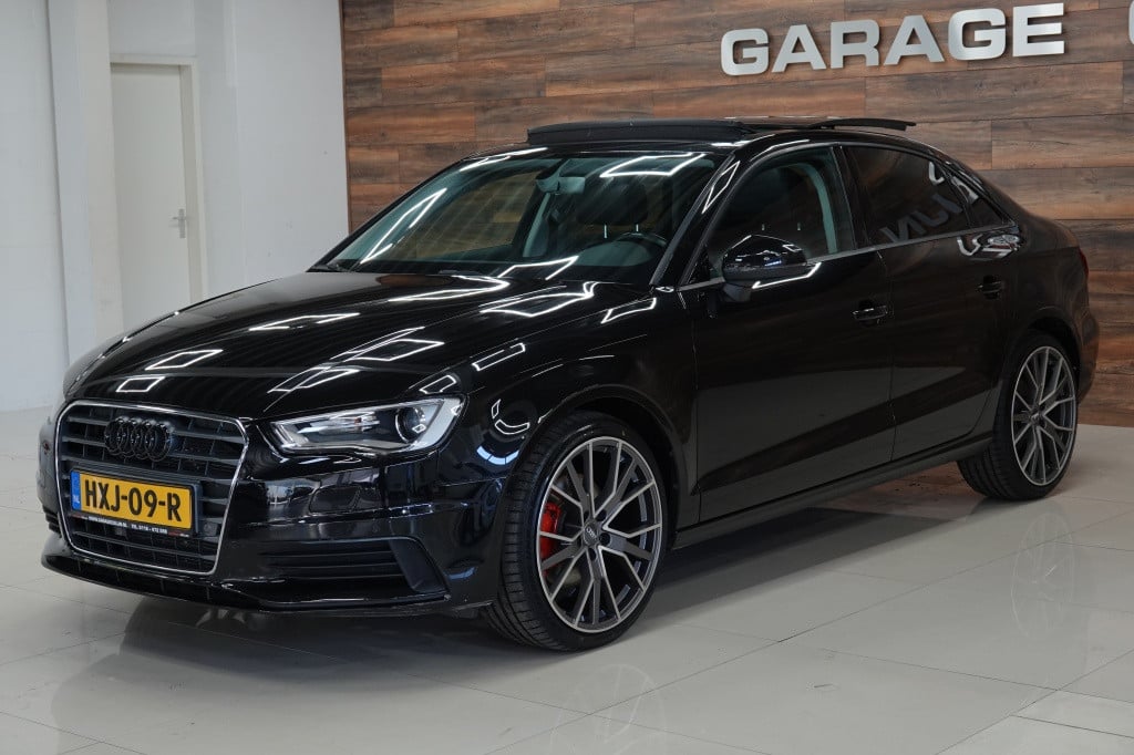 Audi A3 limousine 1.8 tfsi | panorama | leder | camera | pdc |
