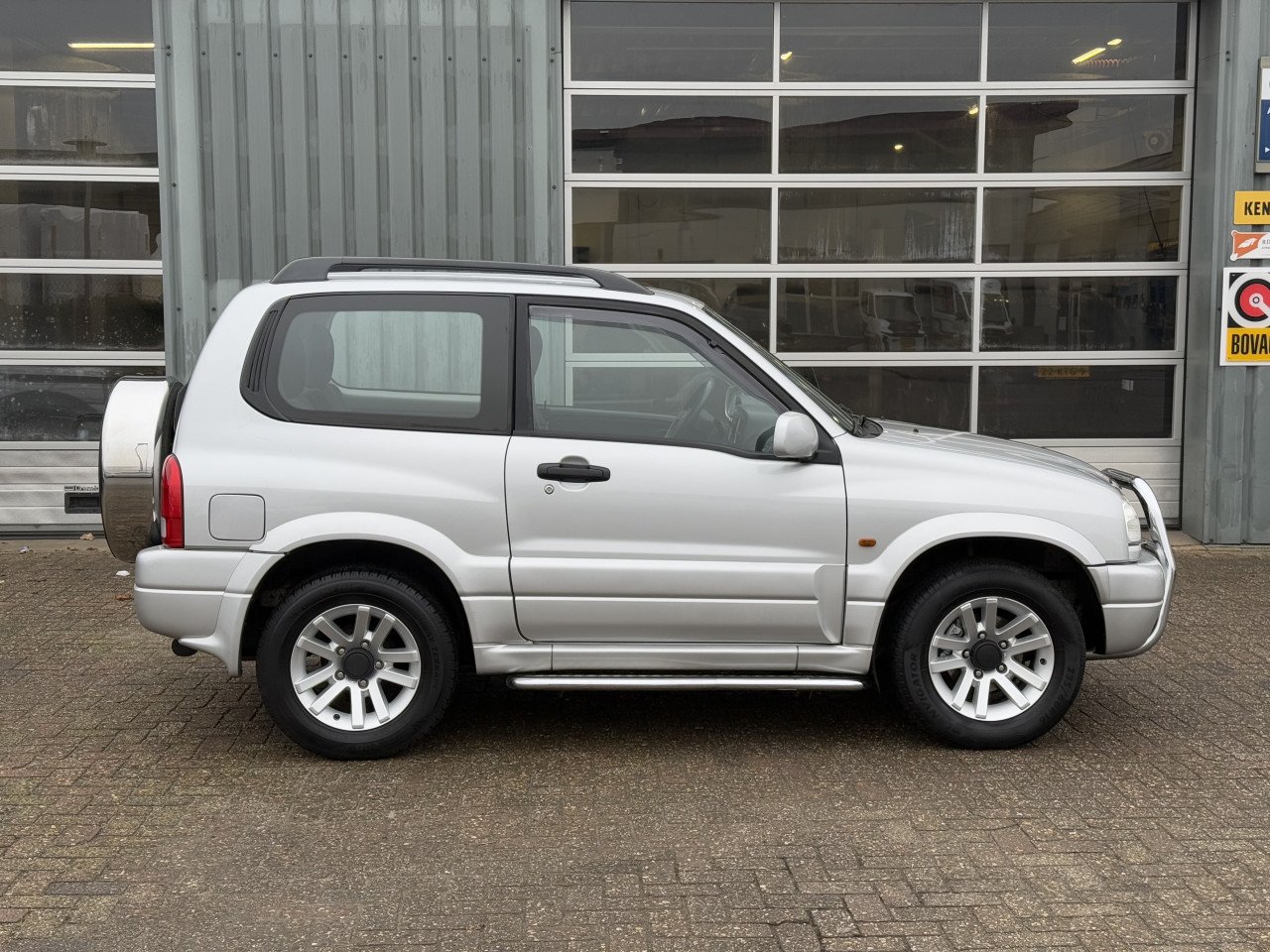 Suzuki Grand Vitara - 2.0 Metal Top