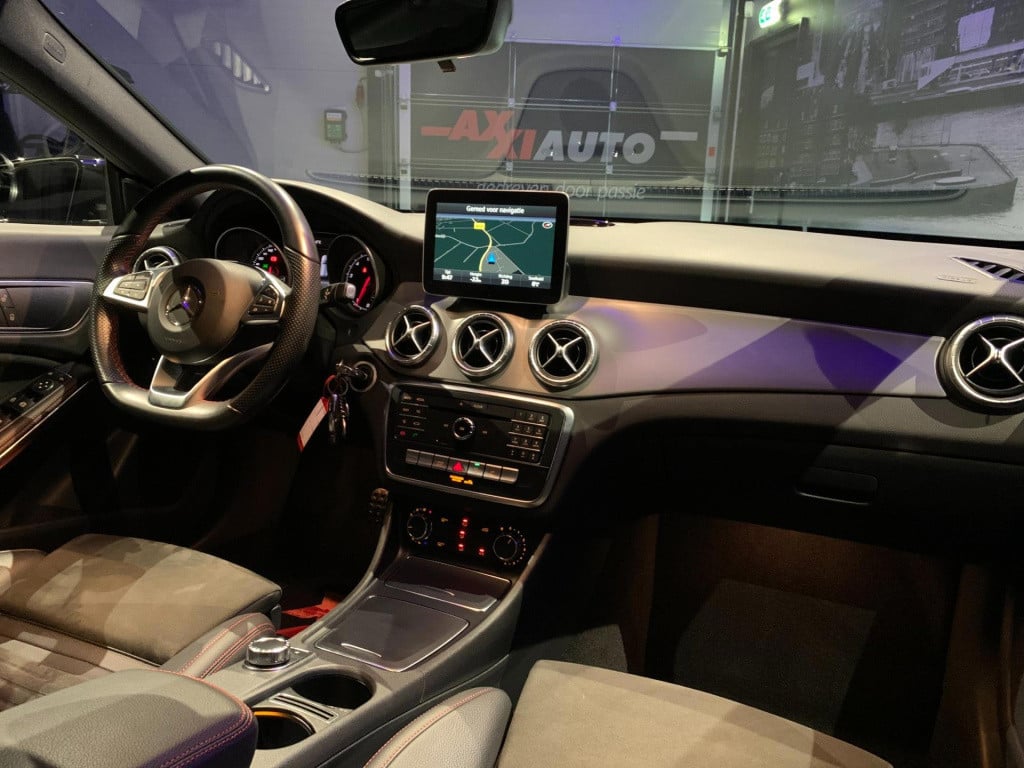 Mercedes-Benz Cla shooting brake 180 ambition *amg-line*led*