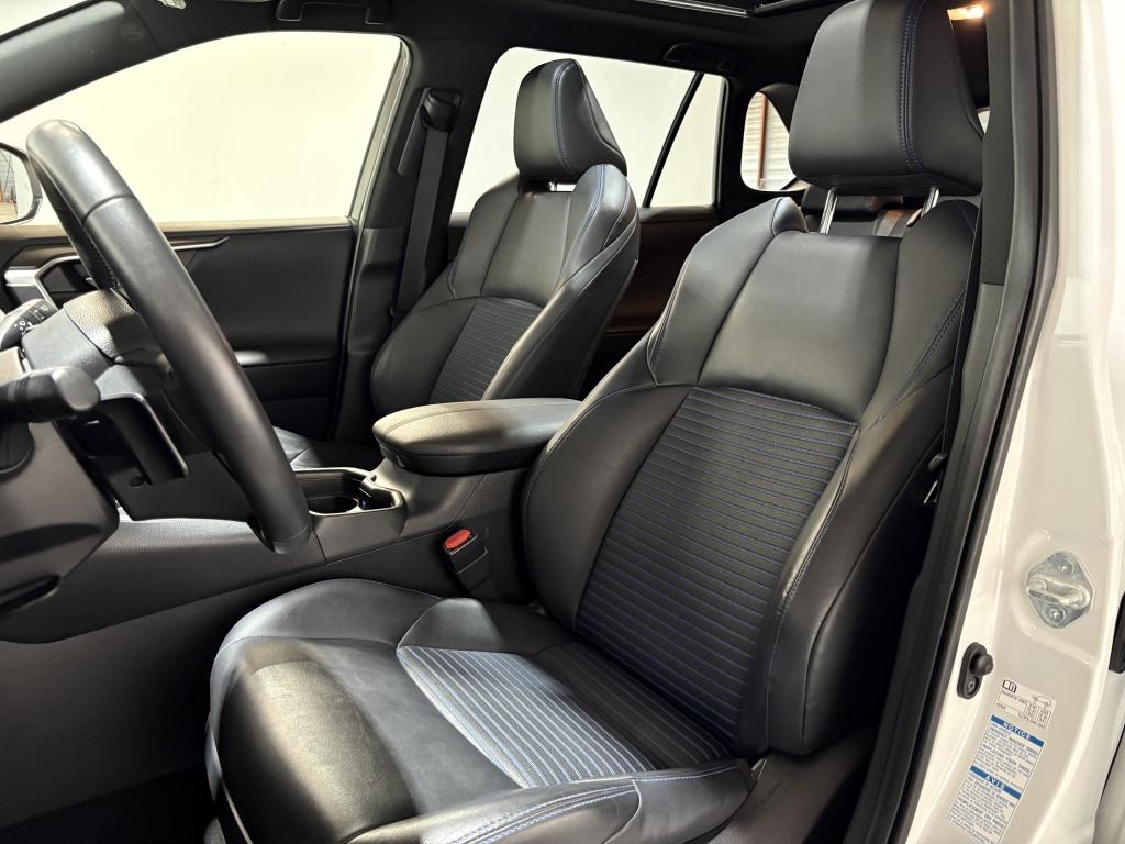Toyota Rav4 2.5 hybrid awd bi-tone | innovation-pakket | trekhaak | panodak