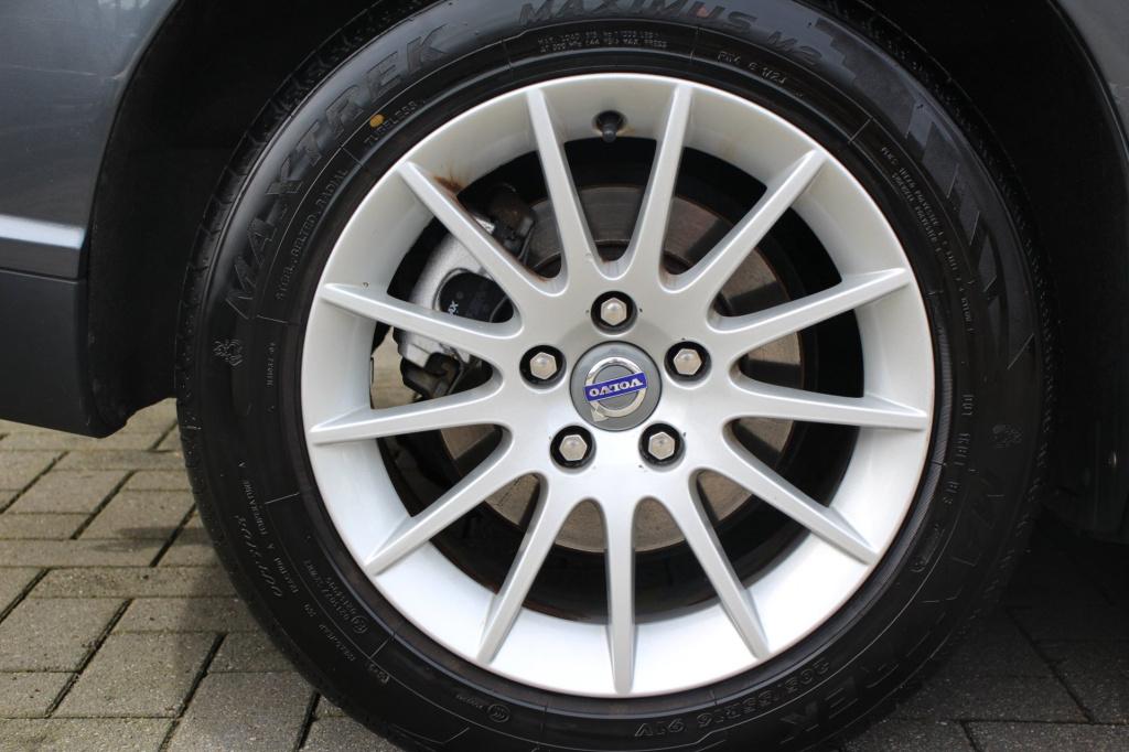 Volvo S40 2.4 edition aut. - 5cil - cruise - xenon - trekhaak - pdc - deale