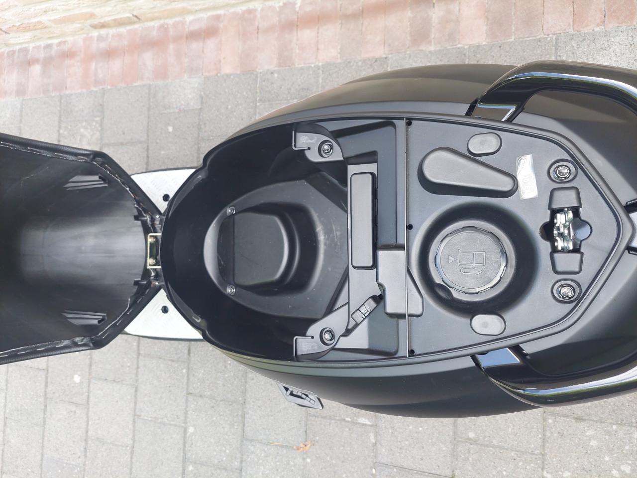 Peugeot kisbee 45 km scooter