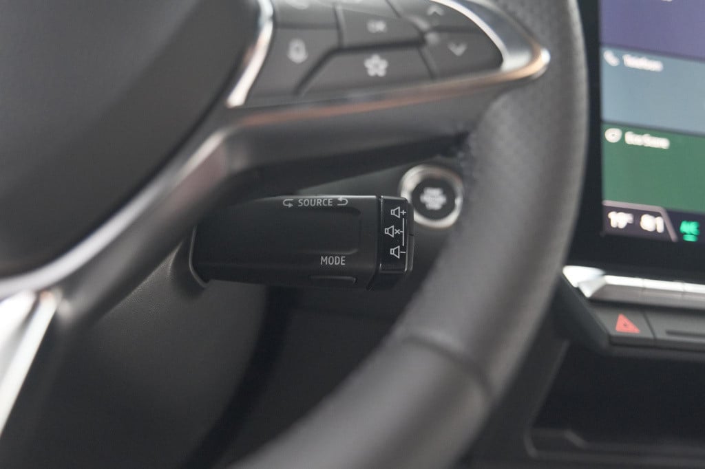 Renault Captur 1.6 e-tech full hybrid 145 techno | advanced driving | camer