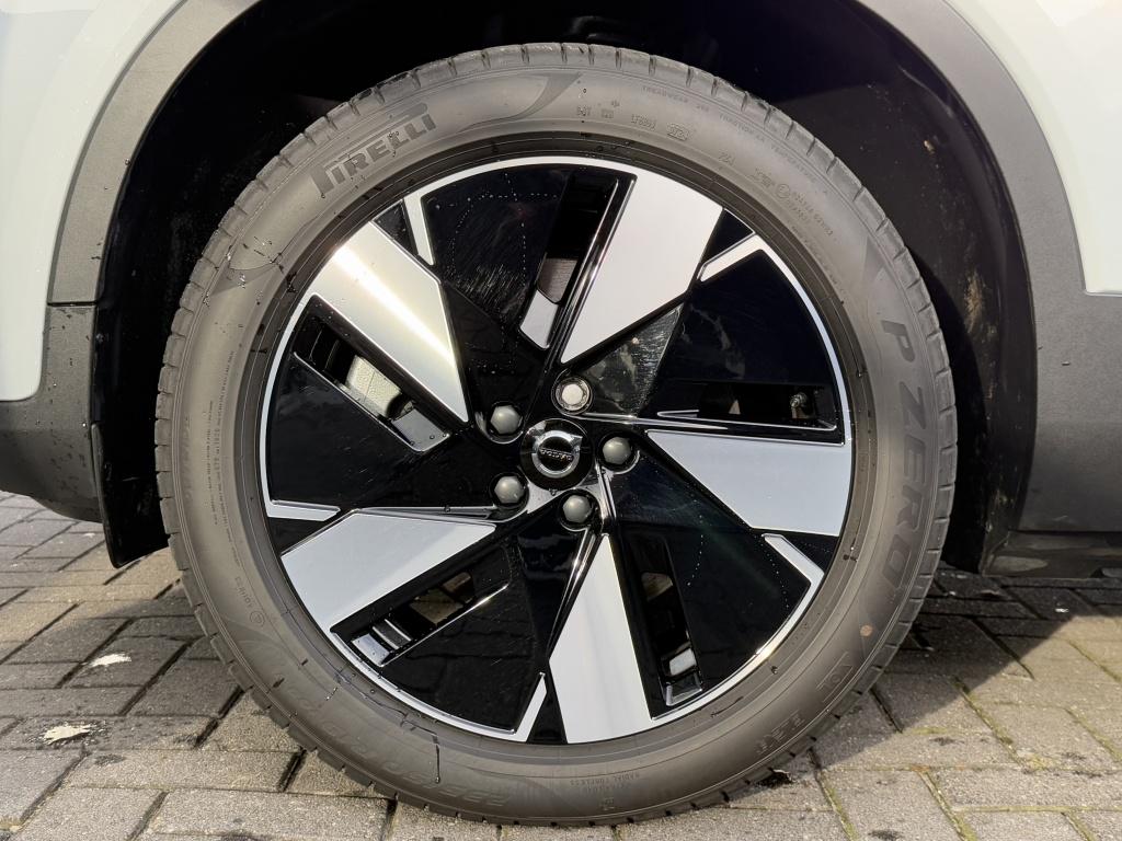 Volvo Ex40 extended range plus dark 252pk/82kwh| camera| adap.cruise