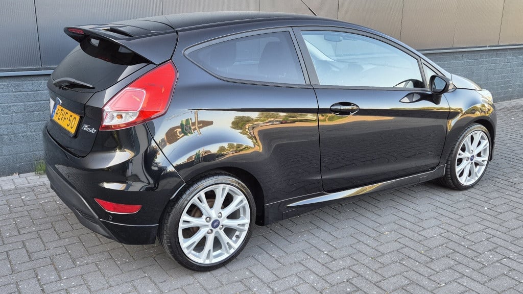 Ford Fiesta 1.0 ecoboost. sport*navi*airco*pdc*lmv*nap*