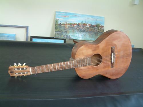 Oefen gitaar klassiek  75 euro