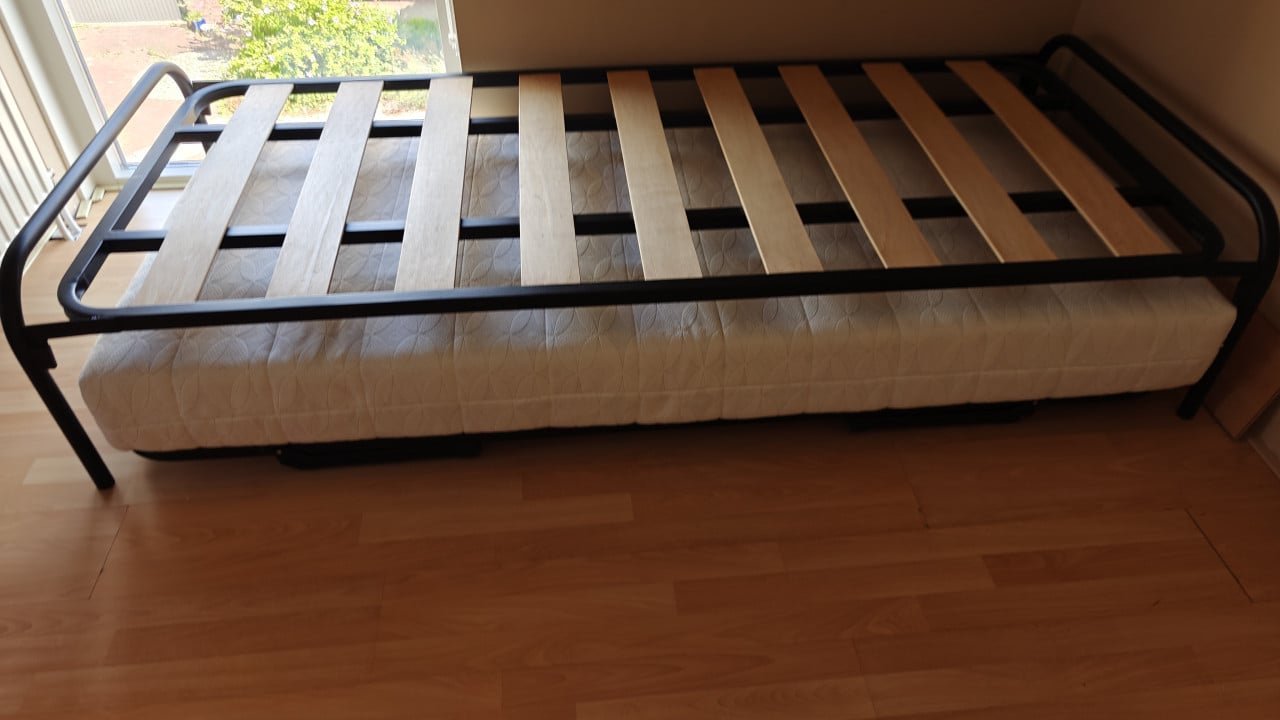 Bed onderschuifbaar 2 x 1 persoons
