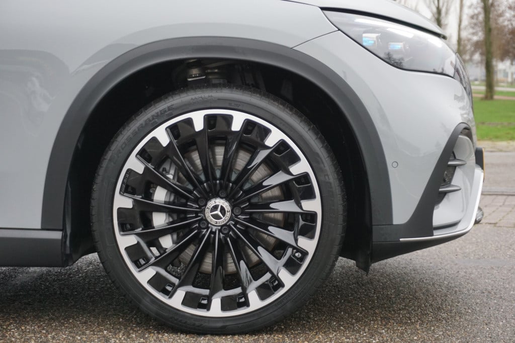 Mercedes-Benz Eqe suv 350 + l amg line 91 kwh mbux 2024 l airmatic l achter