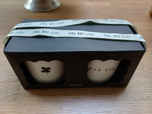 Nieuw: GUSTA - Giftset van 2 kaarsen - good day - wit, ook als CADEAU!