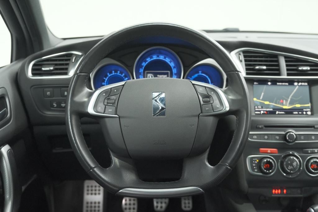 Ds Ds 4 puretech 130 performance line | camera | dodehoekdetectie | stoelma