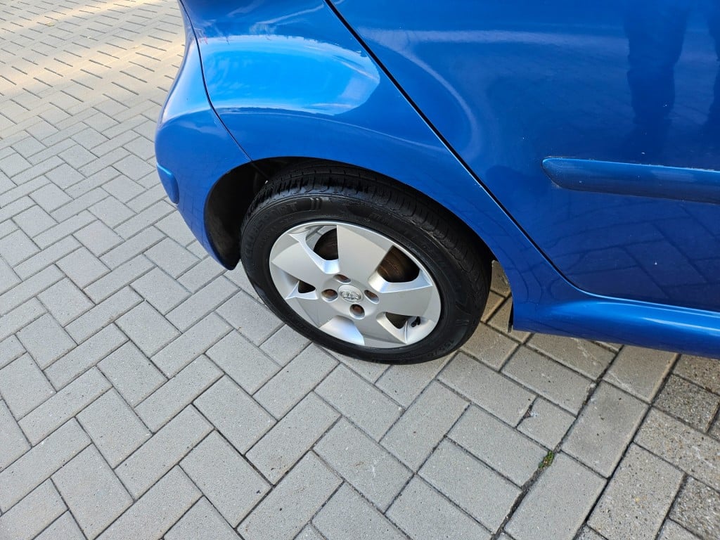 Toyota Aygo 1.0-12v dynamic blue / nl auto / nap