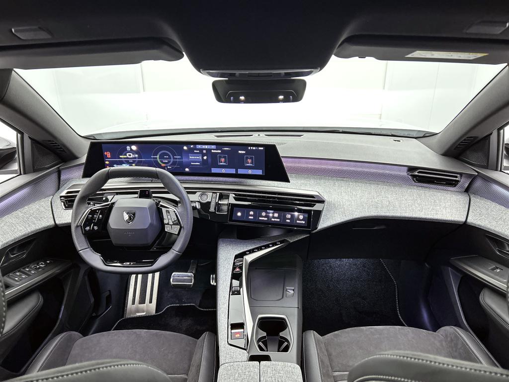 Peugeot E-3008 gt avantage 210 pk 73 kwh | trekhaak | 360 vision camera | w