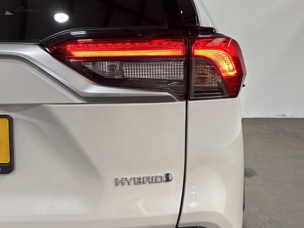 Toyota Rav4 2.5 hybrid awd bi-tone | innovation-pakket | trekhaak | panodak