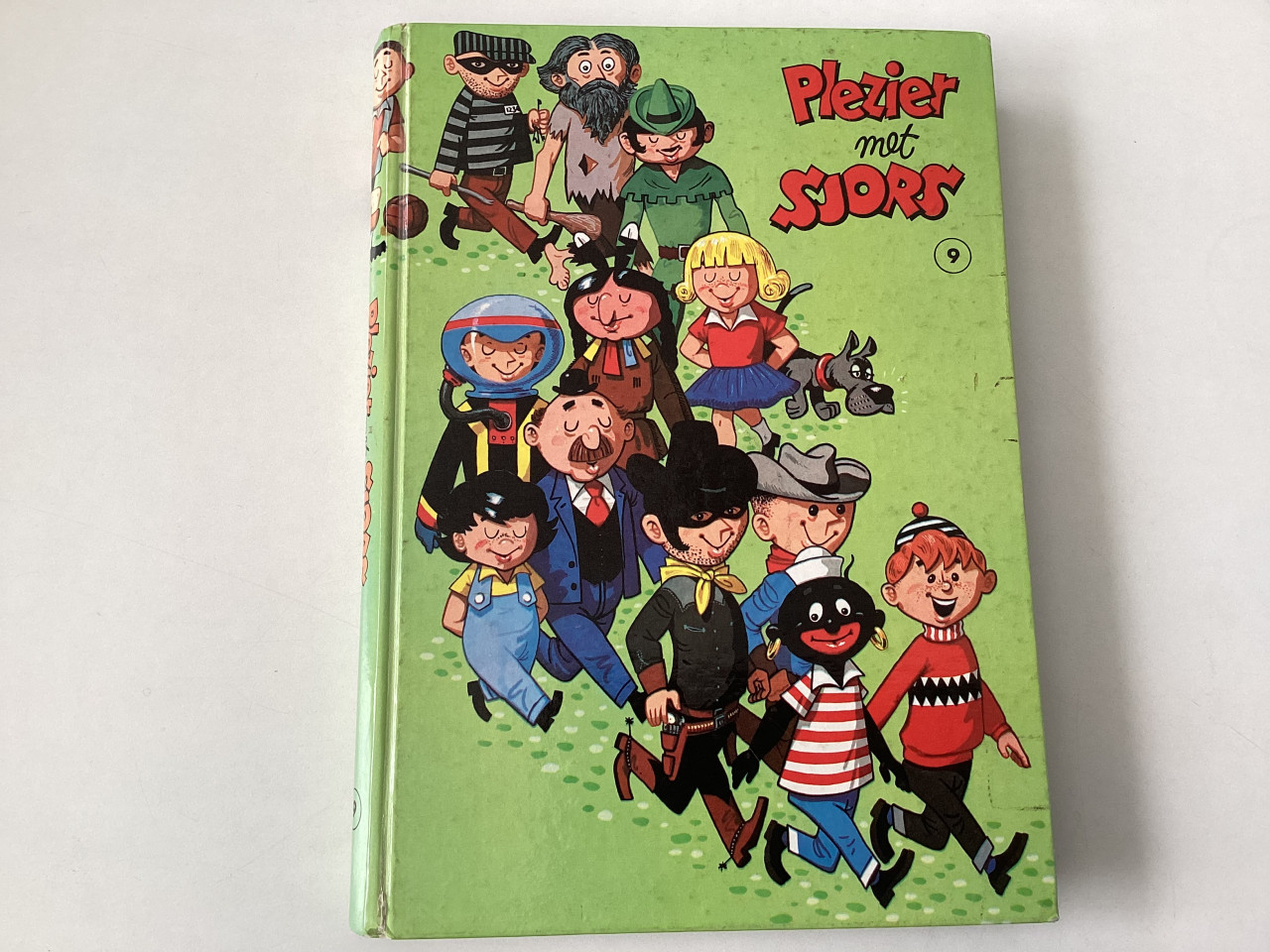 Verschillende boeken met harde kaft: Plezier met Sjors.
