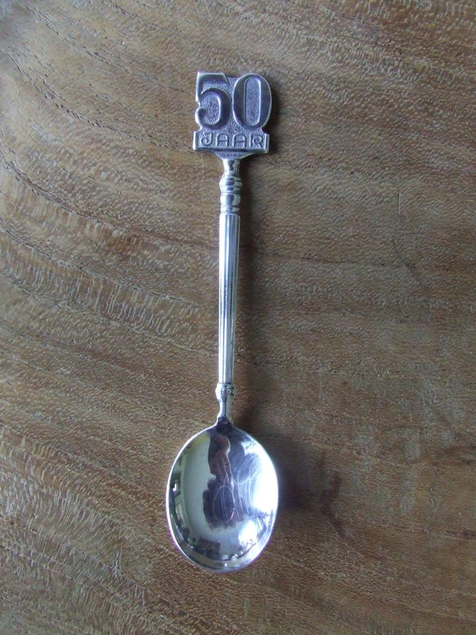 Taartschep verzilverd FNV (nieuw) + theelepeltje (gebruikt) FNV, 50 jaar