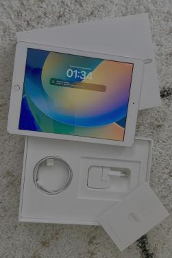 Te Koop: Apple iPad 5e generatie 2017 32gb/WiFi in zeer goede staat!