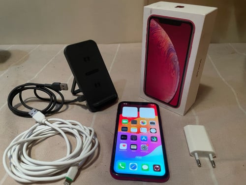 IPhone XR (product) RED, Rood, 64GB, keurige staat.