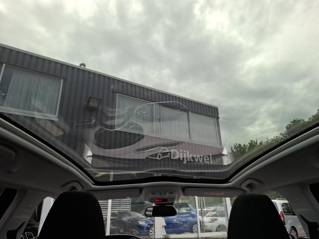 Peugeot 308 sw 110 blue lease active pano/nav/cam