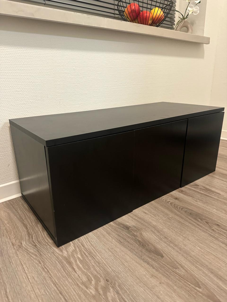 Zwarte houten tv meubel