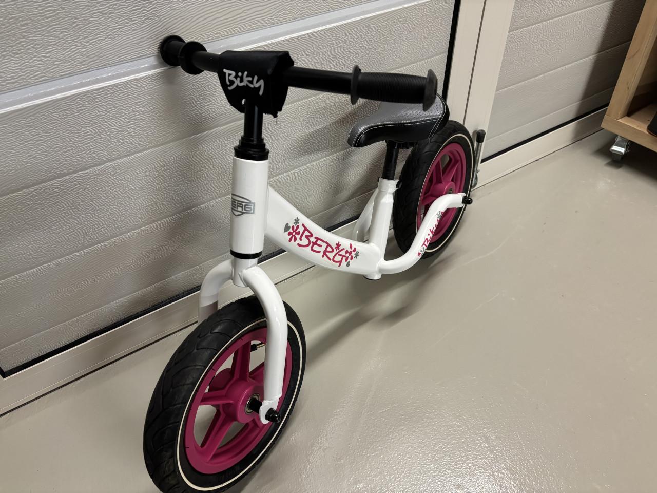 Z.g.a.n. Loopfietsje om het evenwicht te leren bewaren, weinig gebruikt.