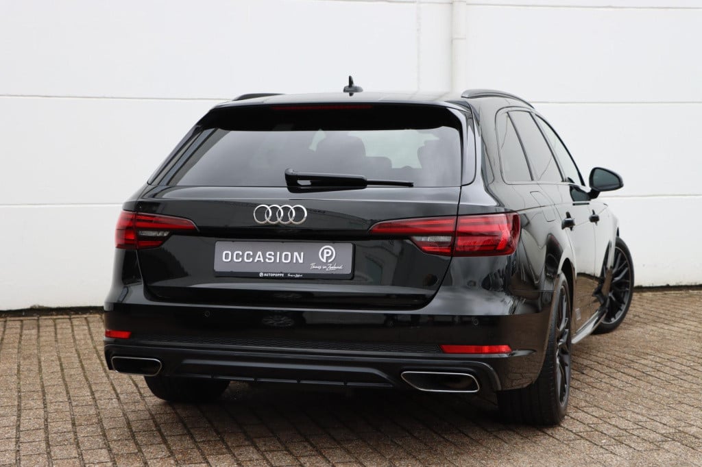 Audi A4 avant 35 tfsi s line black edition 150pk s-tronic