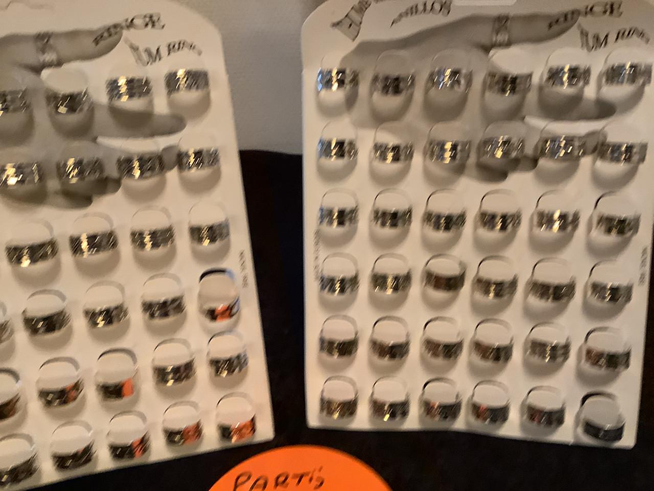Te koop partij duimringen. ( partij 84)