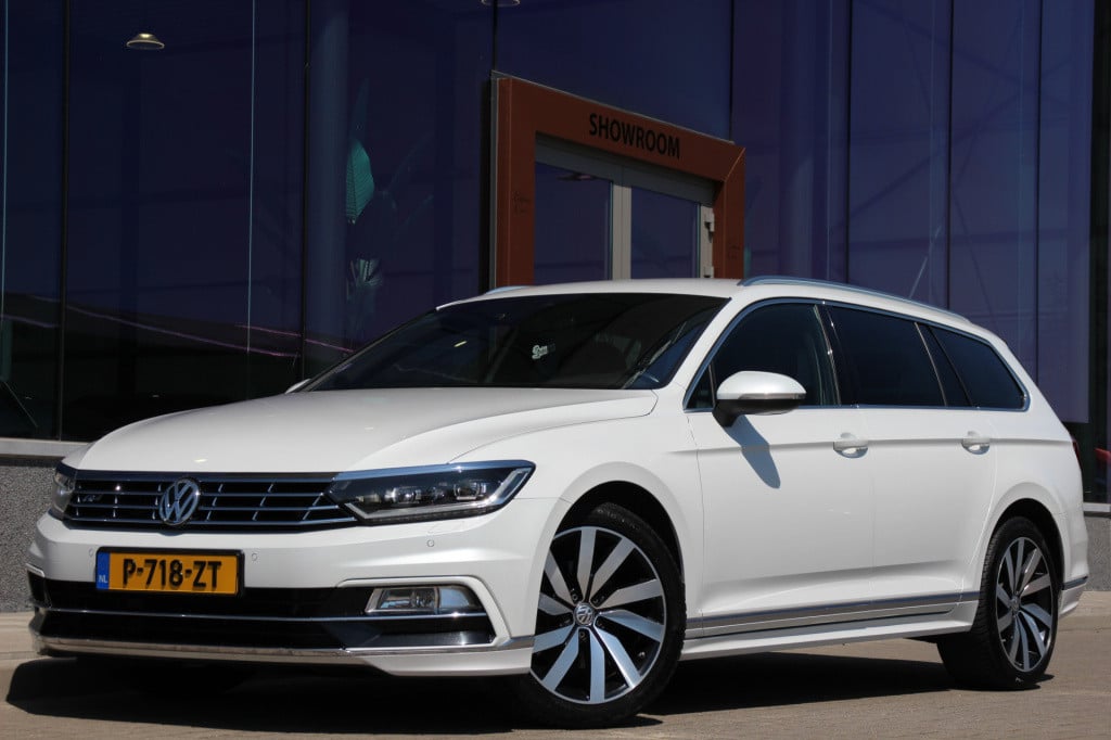 Volkswagen Passat variant 2.0 tsi 220pk highline r-line | dynauidio | acc |