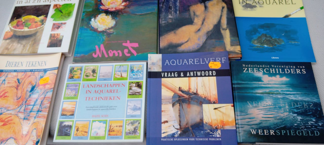 Aquarel boeken, palet en tekenstift+atelier