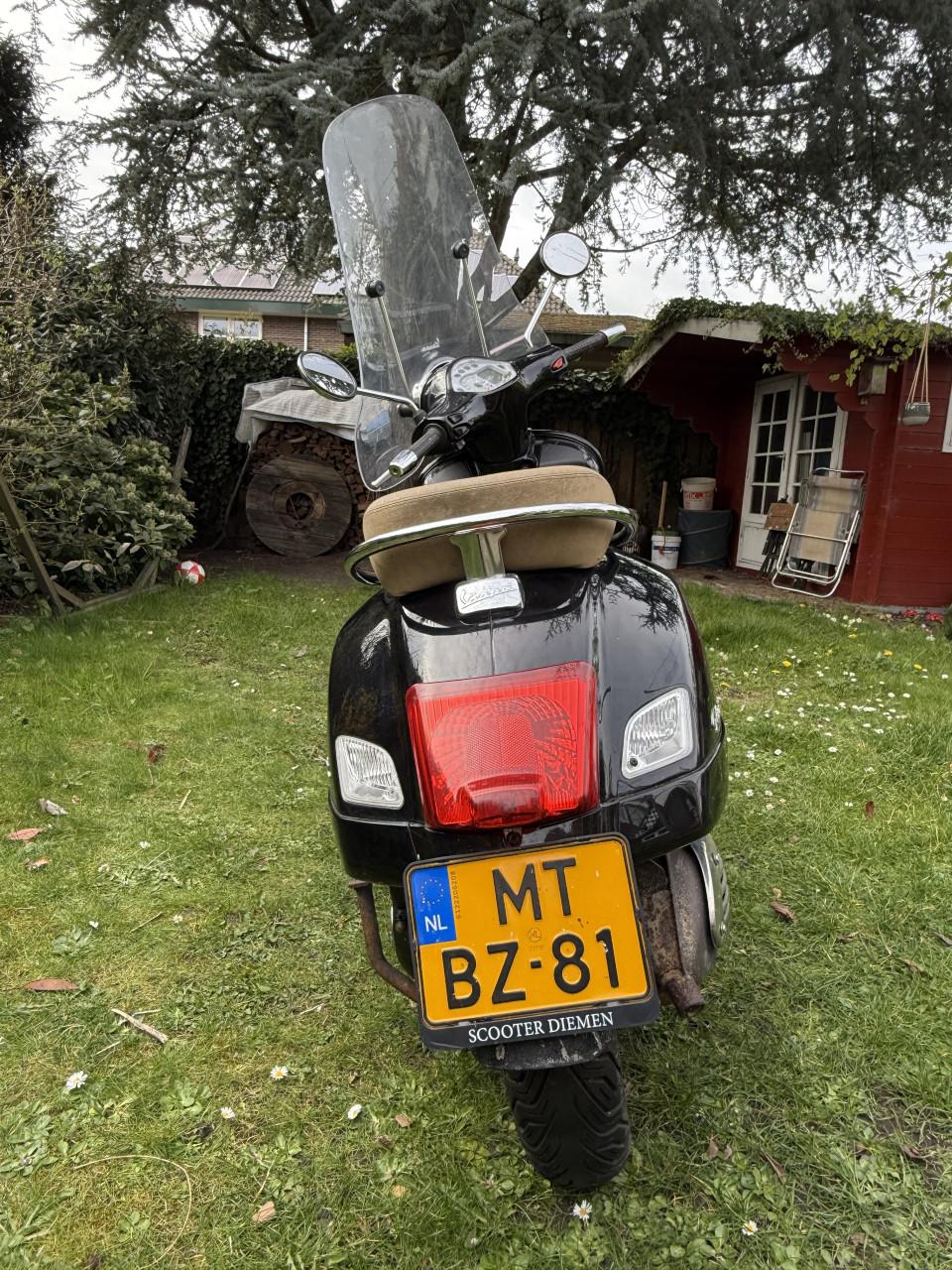 Vespa Piaggo GTS250