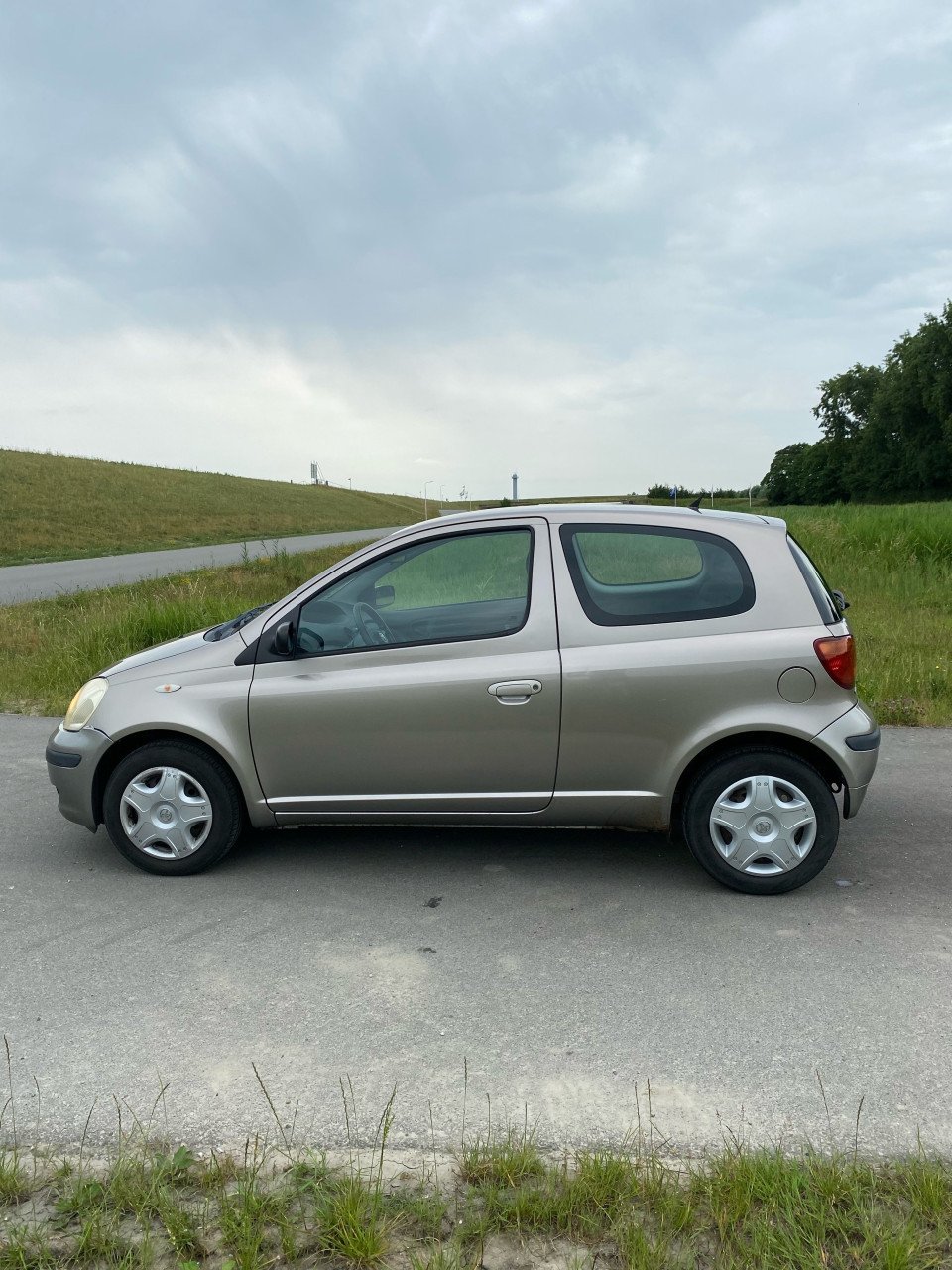 Toyota Yaris 1.0 16V Vvti 3DR 2004 Grijs