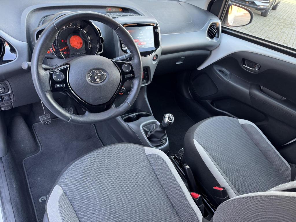 Toyota Aygo 1.0 vvt-i x-joy nl-auto, climate control!