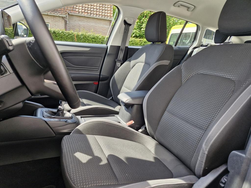Ford Focus wagon 100 pk connected | parkeersensoren voor + achter | led ver
