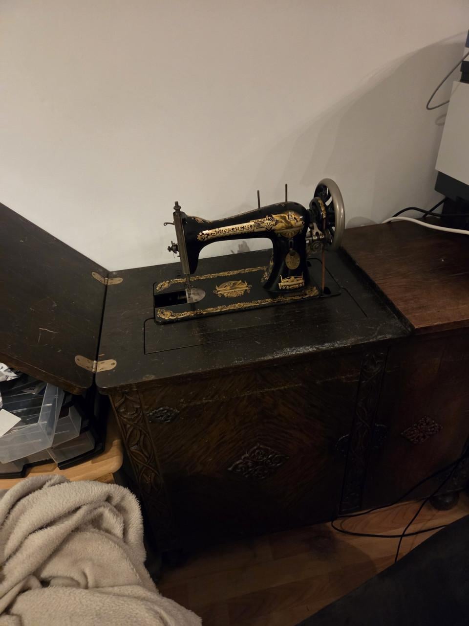 Antieke naaimachine's